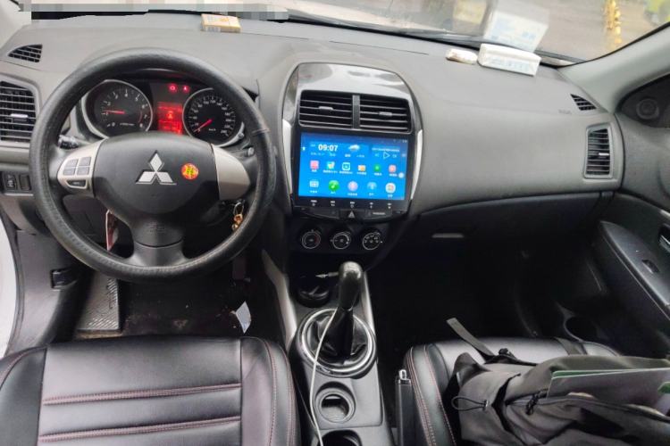 Used Mitsubishi ASX 2013 1.6L Manual Two-Wheel Drive Standard Edition Center Console