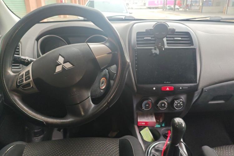 Used Mitsubishi ASX 2013 1.6L Manual Two-Wheel Drive Standard Edition Center Console