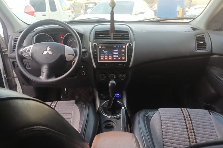 Used Mitsubishi ASX 2013 1.6L Manual Two-Wheel Drive Standard Edition Center Console