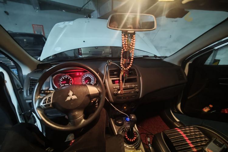 Used Mitsubishi ASX 2013 1.6L Manual Two-Wheel Drive Standard Edition Center Console