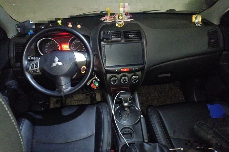 Used Mitsubishi ASX 2013 2.0L CVT Two-Wheel Drive Elite Edition Center Console