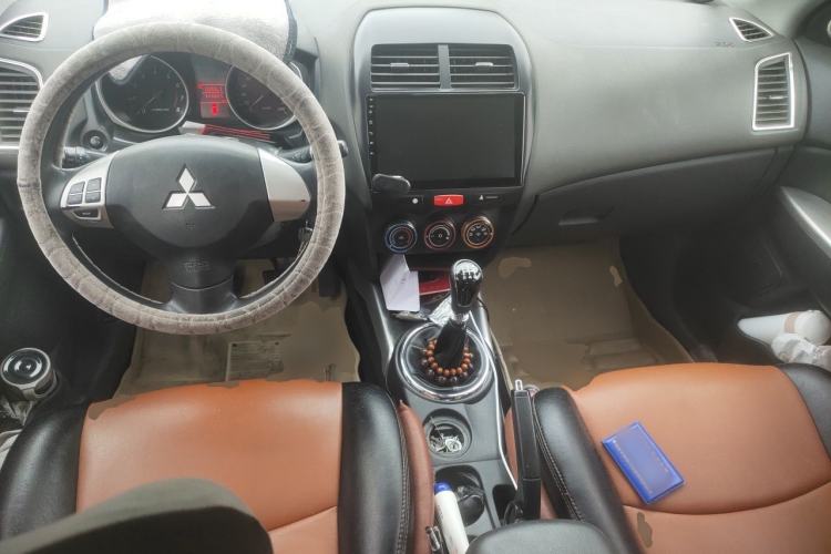 Used Mitsubishi ASX 2013 1.6L Manual Two-Wheel Drive Standard Edition Center Console