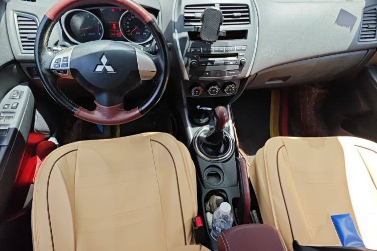 Used Mitsubishi ASX 2013 1.6L Manual Two-Wheel Drive Standard Edition Center Console
