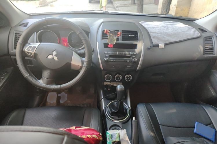 Used Mitsubishi ASX 2013 2.0L Manual Two-Wheel Drive Comfort Edition Center Console