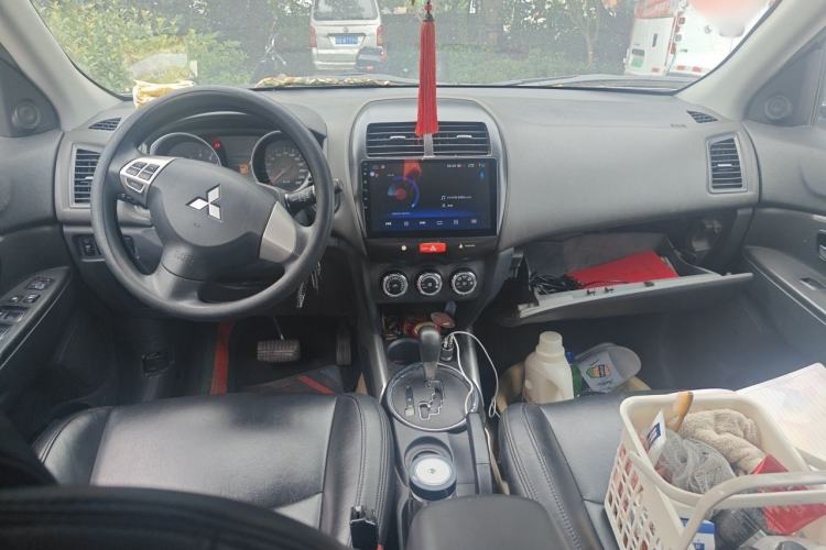 Used Mitsubishi ASX 2013 2.0L CVT Two-Wheel Drive Elite Edition Center Console