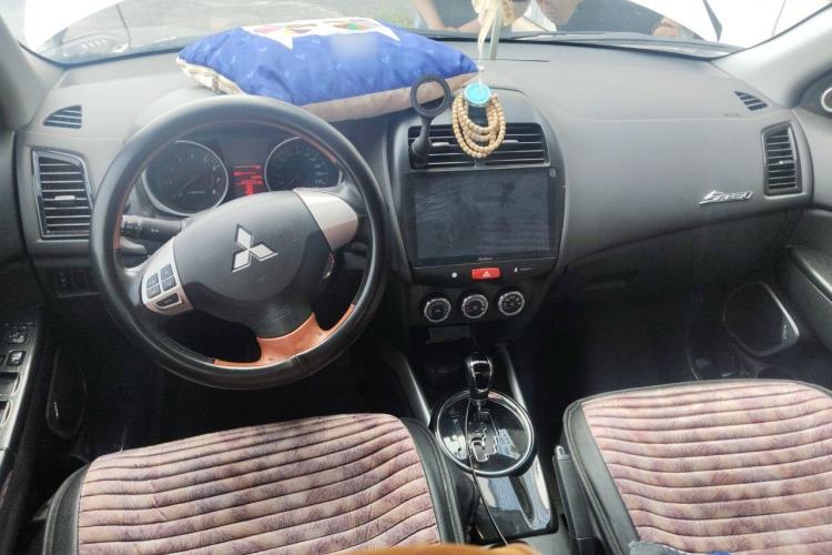 Used Mitsubishi ASX 2013 2.0L CVT Two-Wheel Drive Elite Edition Center Console
