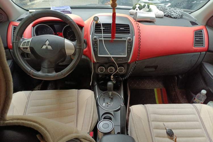 Used Mitsubishi ASX 2013 2.0L CVT Two-Wheel Drive Elite Edition Center Console