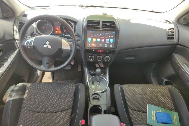 Used Mitsubishi ASX 2013 2.0L CVT Two-Wheel Drive Elite Edition Center Console