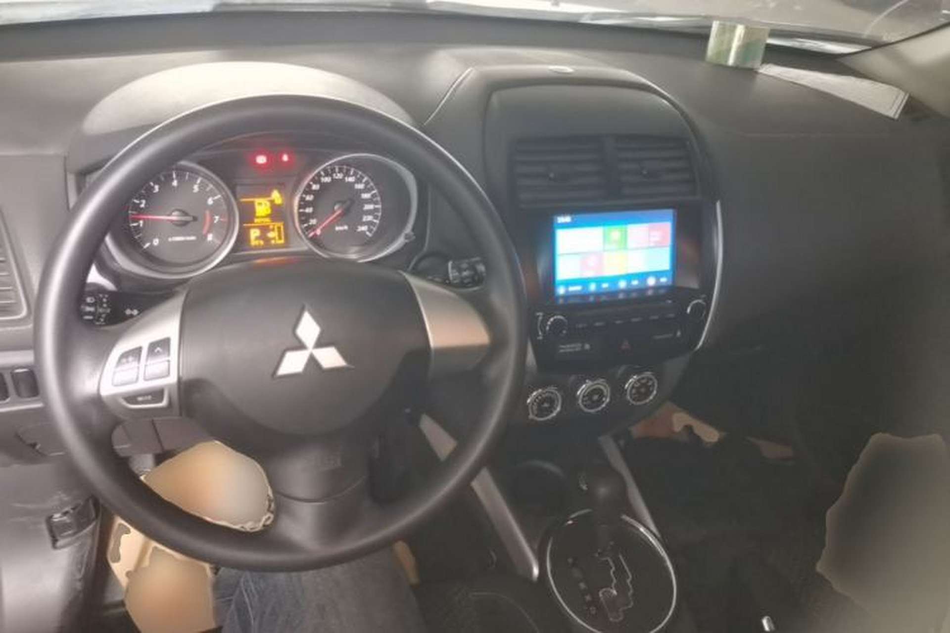 Used Mitsubishi ASX 2013 2.0L CVT Two-Wheel Drive Elite Edition Center Console