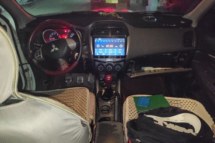 Used Mitsubishi ASX 2013 1.6L Manual Two-Wheel Drive Standard Edition Center Console