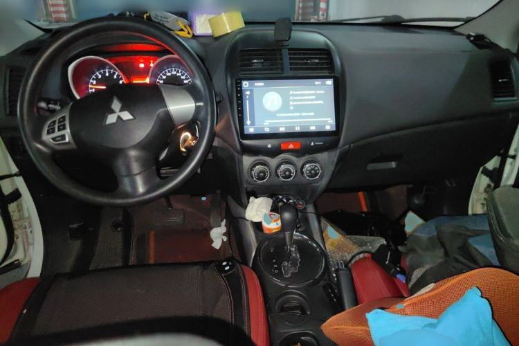 Used Mitsubishi ASX 2013 2.0L CVT Two-Wheel Drive Elite Edition Center Console
