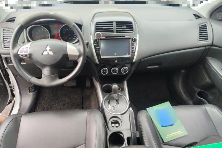 Used Mitsubishi ASX 2013 2.0L CVT Two-Wheel Drive Elite Edition Center Console
