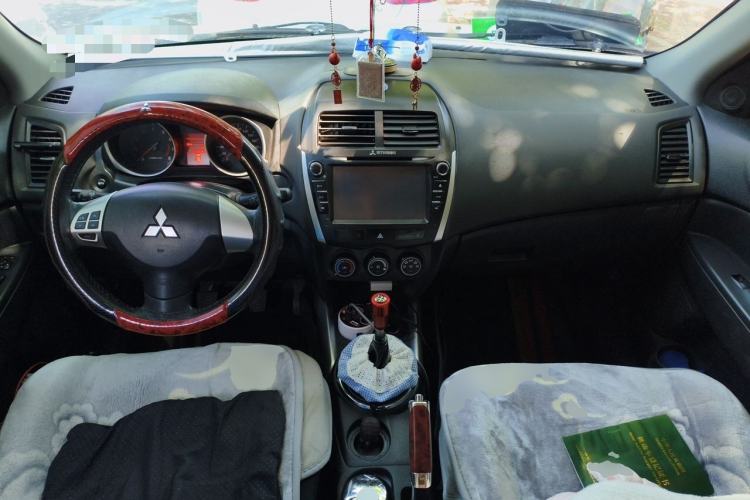 Used Mitsubishi ASX 2013 1.6L Manual Two-Wheel Drive Standard Edition Center Console