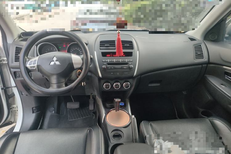 Used Mitsubishi ASX 2013 2.0L CVT Two-Wheel Drive Elite Edition Center Console