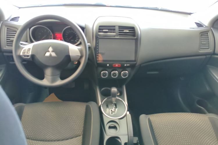 Used Mitsubishi ASX 2013 2.0L CVT Two-Wheel Drive Elite Edition Center Console