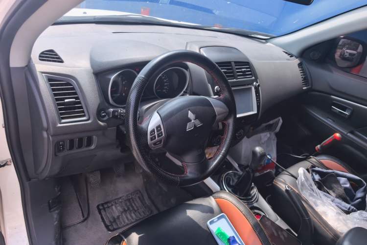 Used Mitsubishi ASX 2013 1.6L Manual Two-Wheel Drive Standard Edition Center Console