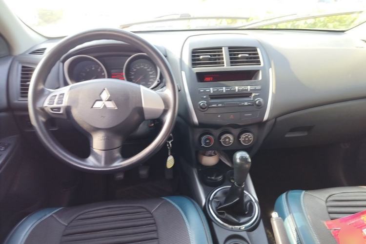 Used Mitsubishi ASX 2013 1.6L Manual Two-Wheel Drive Standard Edition Center Console