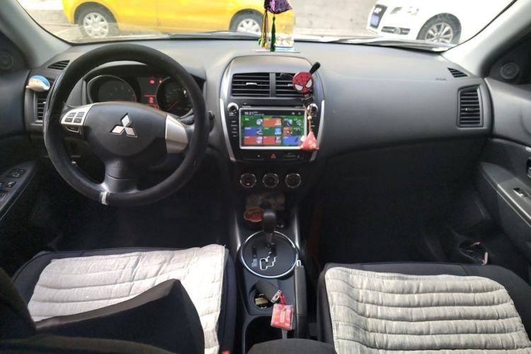 Used Mitsubishi ASX 2013 2.0L CVT Two-Wheel Drive Elite Edition Center Console