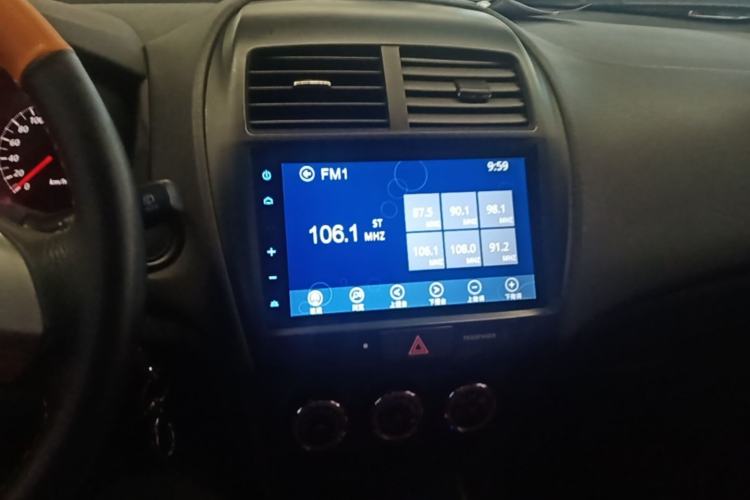 Used Mitsubishi ASX 2013 2.0L CVT Two-Wheel Drive Elite Edition Center Console