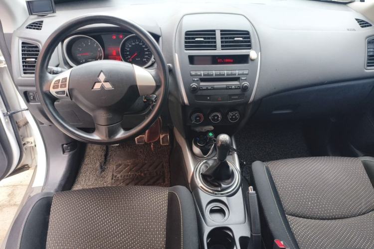 Used Mitsubishi ASX 2013 1.6L Manual Two-Wheel Drive Standard Edition Center Console