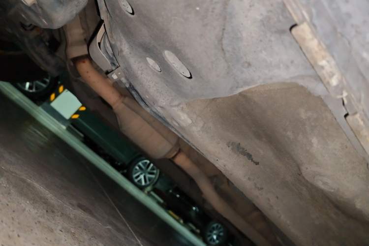 Used Mitsubishi ASX 2013 2.0L CVT Two-Wheel Drive Elite Edition Chassis Front Left