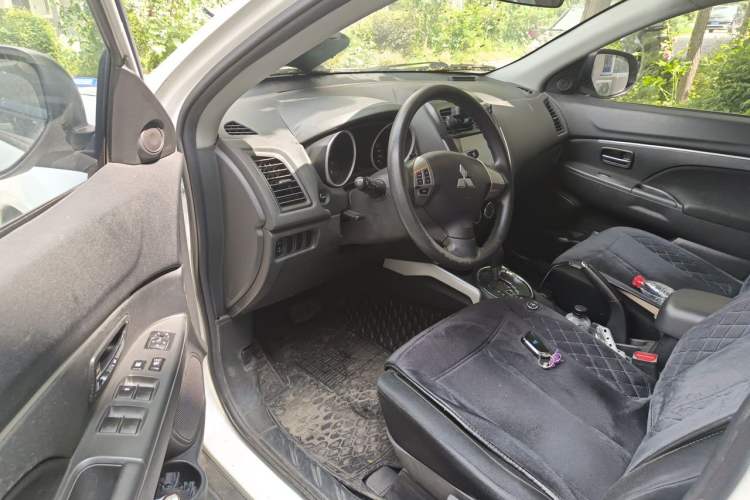 Used Mitsubishi ASX 2013 2.0L CVT Two-Wheel Drive Elite Edition Driver Seat