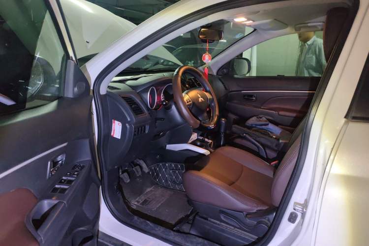 Used Mitsubishi ASX 2013 2.0L Manual Two-Wheel Drive Comfort Edition Driver Seat