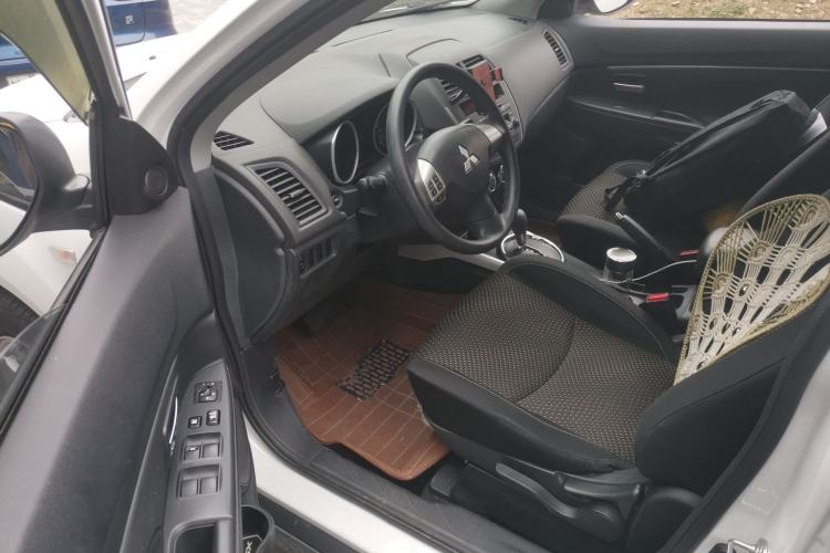 Used Mitsubishi ASX 2013 2.0L CVT Two-Wheel Drive Elite Edition Driver Seat