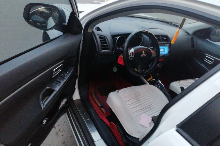 Used Mitsubishi ASX 2013 2.0L CVT Two-Wheel Drive Elite Edition Driver Seat