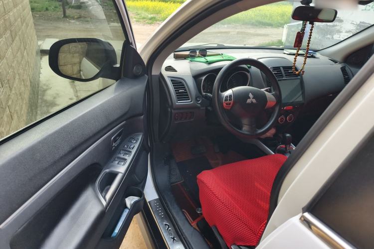 Used Mitsubishi ASX 2013 2.0L CVT Two-Wheel Drive Elite Edition Driver Seat