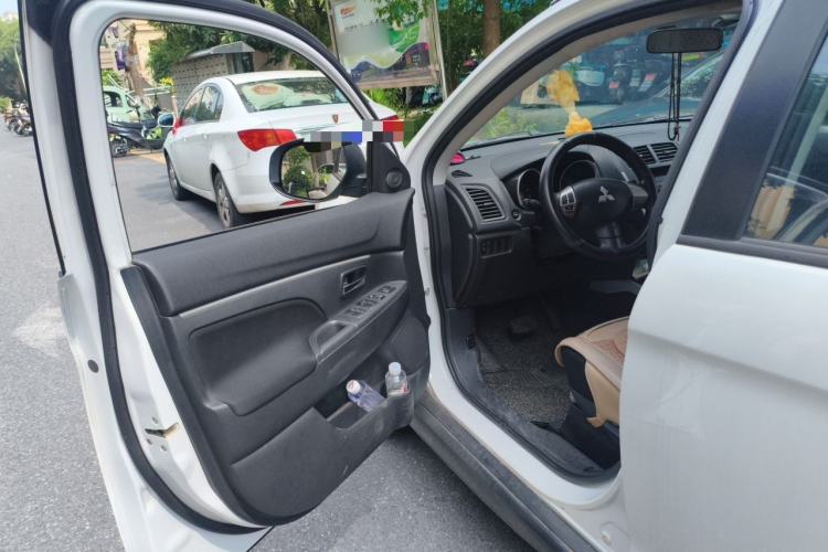 Used Mitsubishi ASX 2013 2.0L CVT Two-Wheel Drive Elite Edition Driver Seat