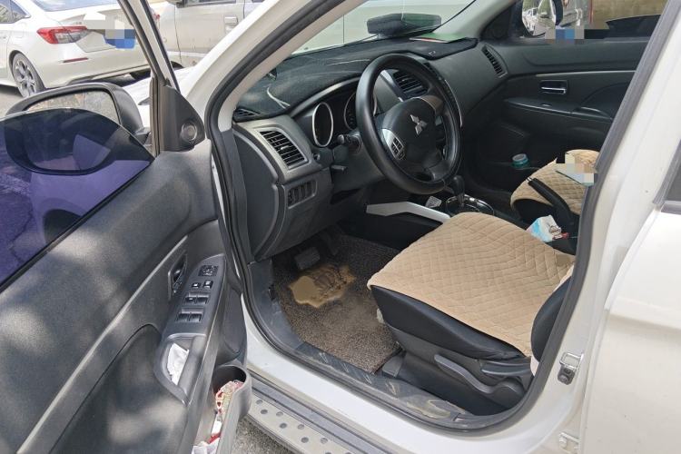 Used Mitsubishi ASX 2013 2.0L CVT Two-Wheel Drive Elite Edition Driver Seat