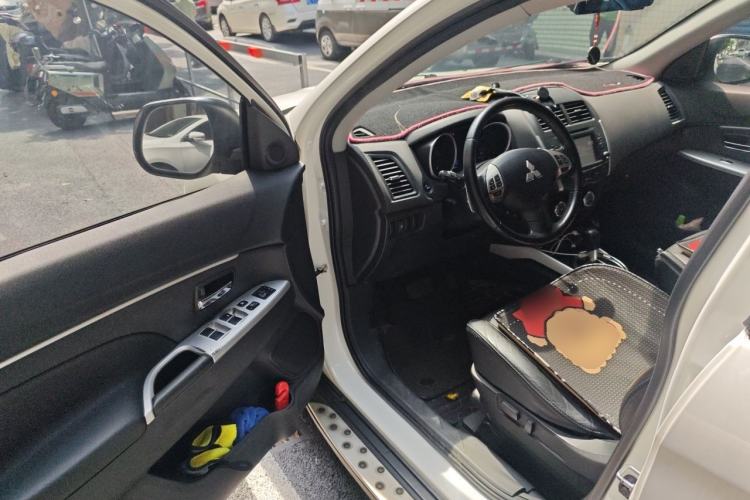 Used Mitsubishi ASX 2013 2.0L CVT 4x4 Flagship Edition Driver Seat