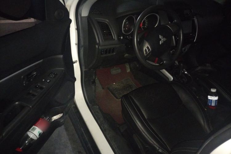 Used Mitsubishi ASX 2013 2.0L CVT Two-Wheel Drive Elite Edition Driver Seat