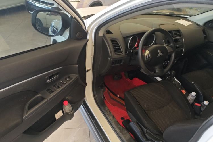 Used Mitsubishi ASX 2013 2.0L CVT Two-Wheel Drive Elite Edition Driver Seat
