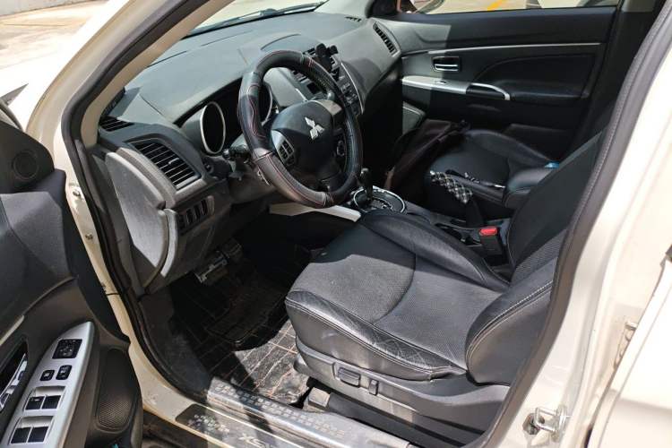 Used Mitsubishi ASX 2013 2.0L CVT Two-Wheel Drive Luxury Edition Driver Seat