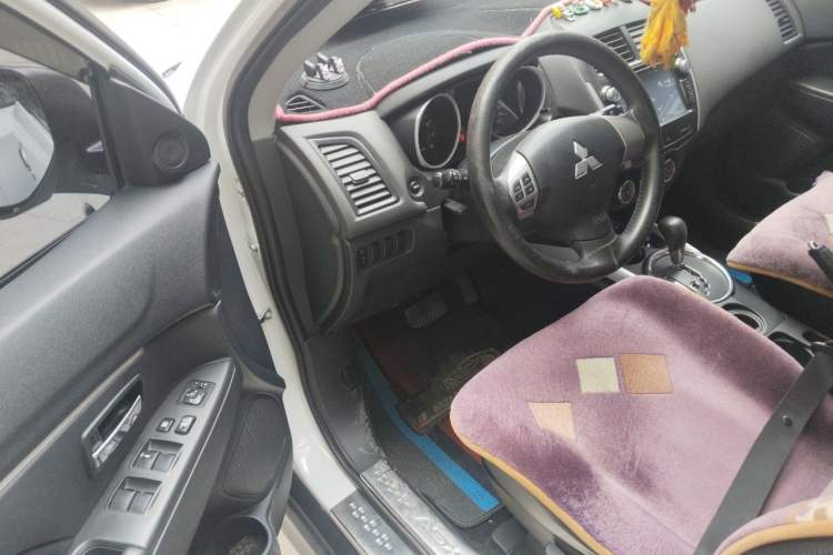 Used Mitsubishi ASX 2013 2.0L CVT Two-Wheel Drive Elite Edition Driver Seat