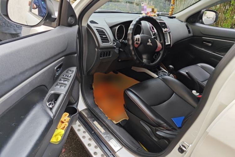 Used Mitsubishi ASX 2013 2.0L CVT Two-Wheel Drive Elite Edition Driver Seat