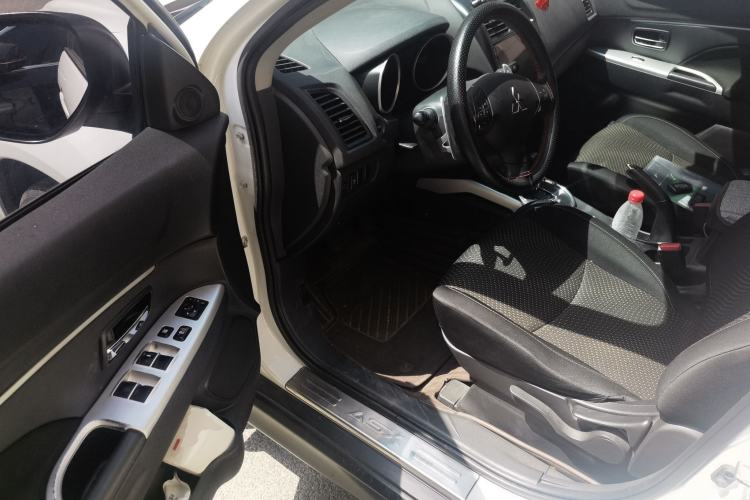 Used Mitsubishi ASX 2013 2.0L CVT Four-Wheel Drive Premium Edition Driver Seat