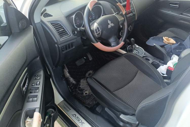 Used Mitsubishi ASX 2013 2.0L CVT Two-Wheel Drive Elite Edition Driver Seat