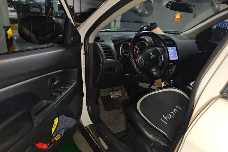 Used Mitsubishi ASX 2013 2.0L CVT Two-Wheel Drive Elite Edition Driver Seat