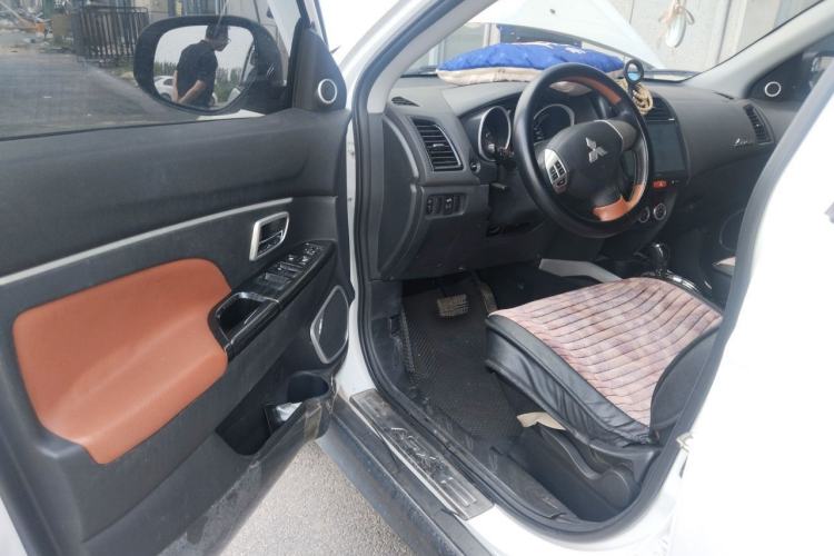 Used Mitsubishi ASX 2013 2.0L CVT Two-Wheel Drive Elite Edition Driver Seat