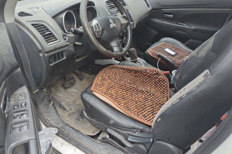 Used Mitsubishi ASX 2013 2.0L CVT Two-Wheel Drive Elite Edition Driver Seat