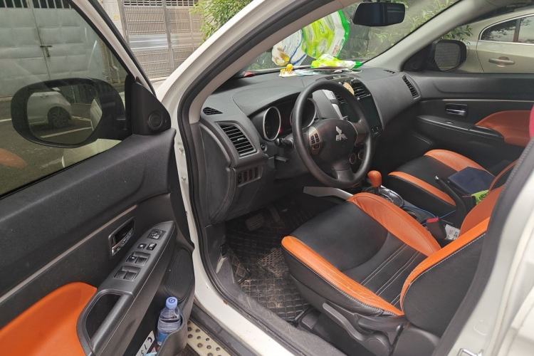 Used Mitsubishi ASX 2013 2.0L CVT Two-Wheel Drive Elite Edition Driver Seat