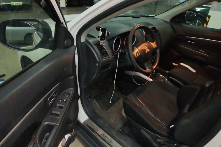 Used Mitsubishi ASX 2013 2.0L CVT Two-Wheel Drive Elite Edition Driver Seat