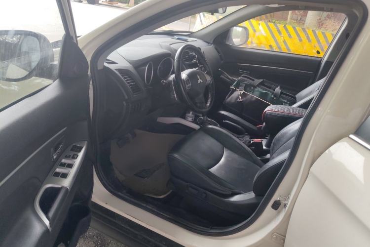 Used Mitsubishi ASX 2013 2.0L CVT Two-Wheel Drive Luxury Edition Driver Seat