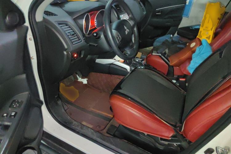 Used Mitsubishi ASX 2013 2.0L CVT Two-Wheel Drive Elite Edition Driver Seat