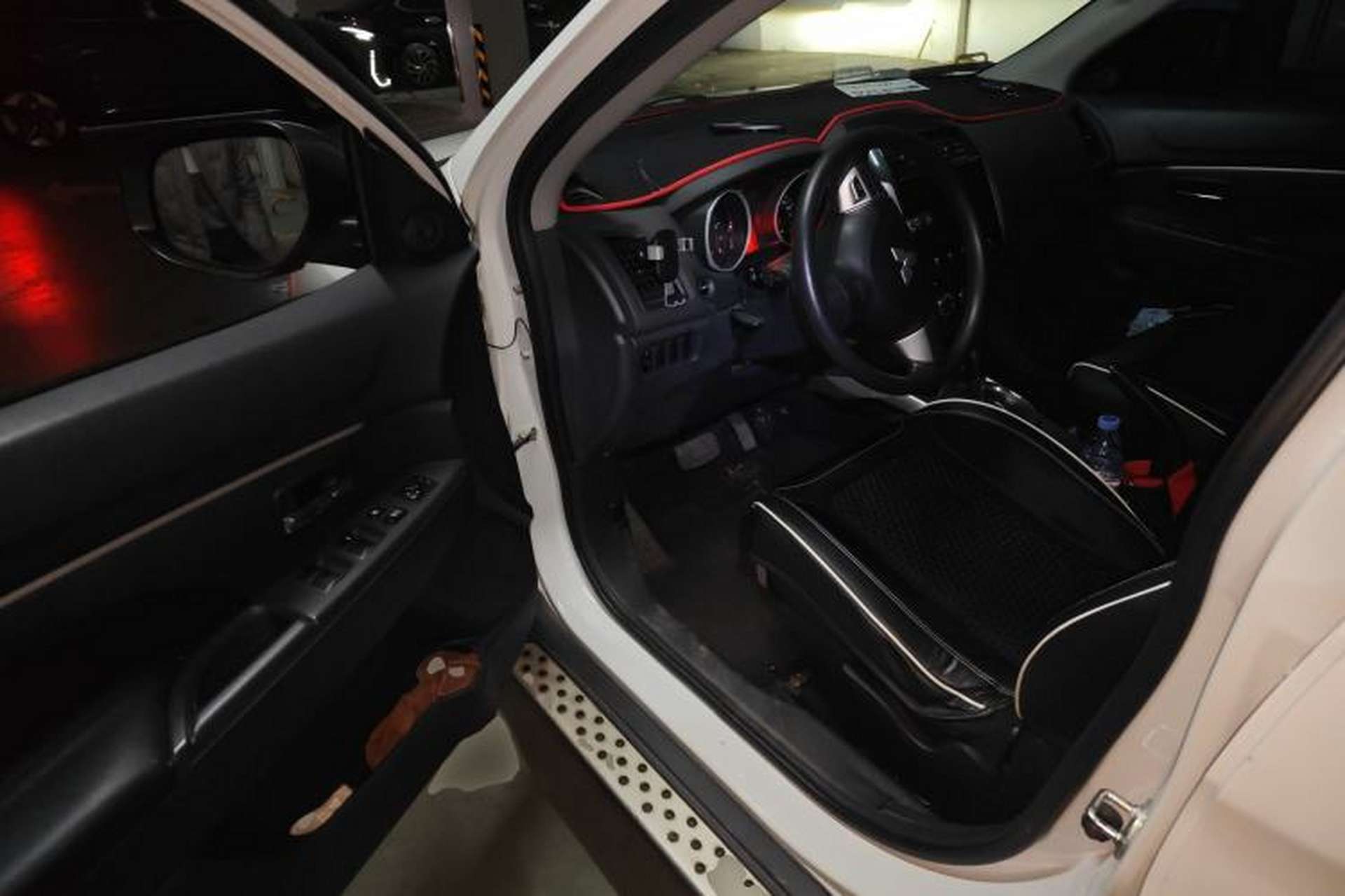 Used Mitsubishi ASX 2013 2.0L CVT Two-Wheel Drive Elite Edition Driver Seat