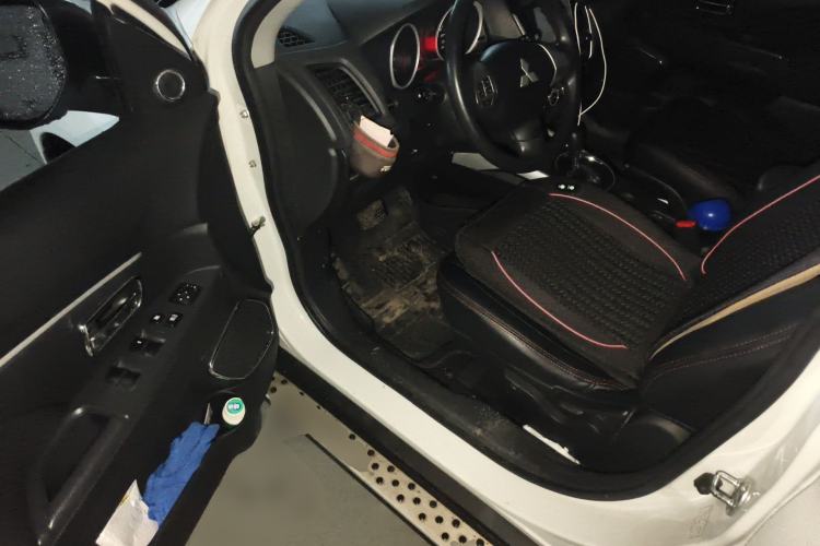 Used Mitsubishi ASX 2013 2.0L CVT Two-Wheel Drive Elite Edition Driver Seat
