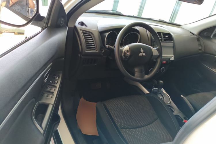 Used Mitsubishi ASX 2013 2.0L CVT Two-Wheel Drive Elite Edition Driver Seat
